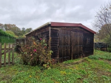 a finir de renover, avec terrain et garage