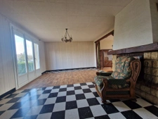 maison sur sous sol 2ch, grand terrain, emplacement idéal