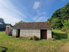 fermette avec travaux au calme, dependance et grand terrain