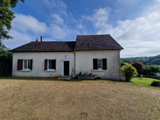 fermette avec travaux au calme, dependance et grand terrain