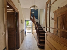 superbe maison de village avec grand jardin, dépendance et g