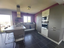 maison récente 4 chambres + 1 bureau, grd terrain