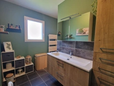 plain pied très récent double garage emplacement idéal