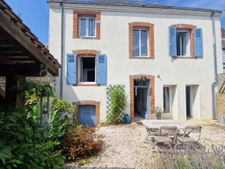 superbe maison de village avec grand jardin, dépendance et g