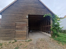maison pierre 2ch, bureau; louée, garage et jardin