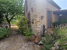 superbe maison de village avec grand jardin, dépendance et g