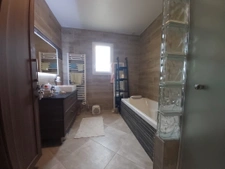 pavillon récent 3/4 chambres, grd terrain, double garage