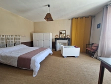 superbe maison de village avec grand jardin, dépendance et g