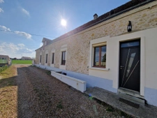 longère rénovée 2ch, combles de 70m2 a faire, dépendances