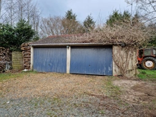 3ch et 1 bureau double garage + étang