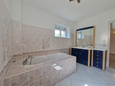 fermette 5ch, 4 garages, grand terrain