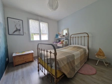 plain pied, 3chambres, village, garage jardin