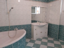 sous sol 2ch, jardin, proche de tout