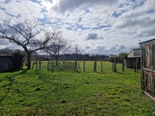 maison sur sous sol 2ch, grand terrain, emplacement idéal