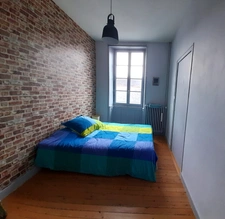 BAISSE DE PRIX  MAISON DE VILLE 4 CH AVEC JARDIN CLOS ET GAR