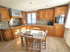 Maison de campagne à La Roche-Blanche   Grand terrain, dépen