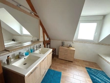 Maison de 5 chambres bourg MESANGER