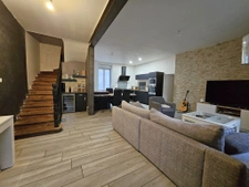 Maison de ville familiale - bourg Mésanger