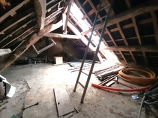 MAISON A RENOVER TEILLE