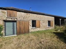 Corps de ferme rénové   Le charme de la pierre en pleine cam