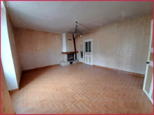 MAISON DE BOURG A RESTAURER   4 chambres