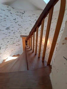 Immeuble actuellement Hotel/Restaurant rénové 