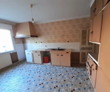 Maison 4 chambres + local commercial loué