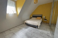 Maison 4 chambres en plein bourg de MESANGER