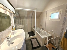 Maison de campagne à La Roche-Blanche   Grand terrain, dépen