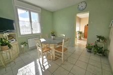 Maison 4 chambres en plein bourg de MESANGER