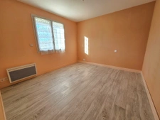 Fort potentiel MAISON+GRANGE+TERRAIN POUILLE LES COTEAUX