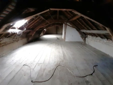 MAISON DE BOURG A RESTAURER   4 chambres