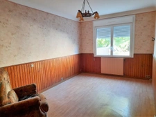 Maison 4 chambres + local commercial loué