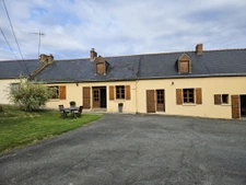  MAUMUSSON  9 pièces 261 m2  maisons 5 chambres  2,4 hectare