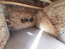 A restaurer 150m2 bourg St Hilaire des Loges