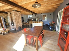 Corps de ferme rénové   Le charme de la pierre en pleine cam