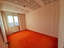 Maison 4 chambres + local commercial loué