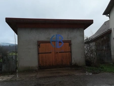 Terrain + Garage construit en dur (alimenté de l'électricité)