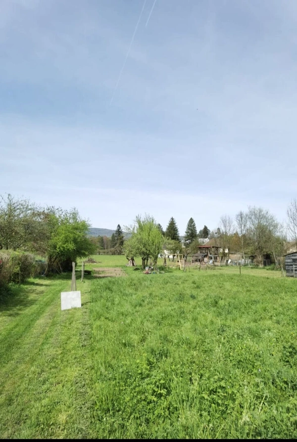 Terrain + Garage construit en dur (alimenté de l'électricité)t Du Pont