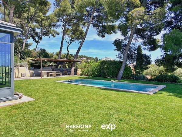 Maison à vendre - Réf  13007 Marseille