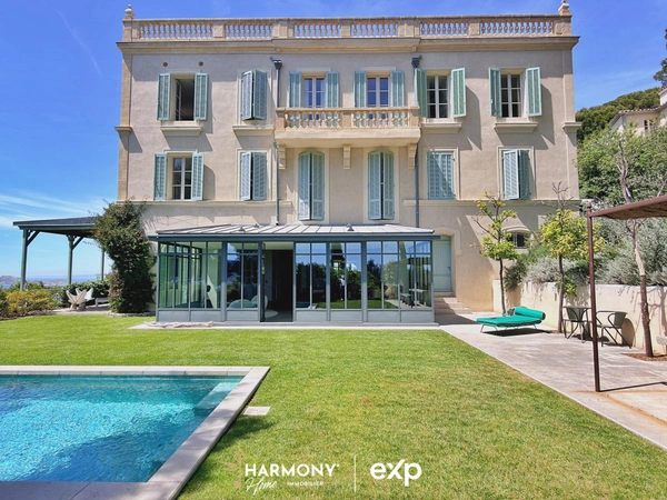 Maison à vendre - Réf  13007 Marseille