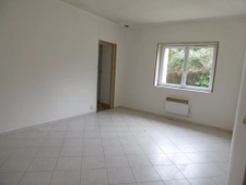 fermette plain-pied. 2 ou 3 ch. 68 m2 de dépendances 2700 m2