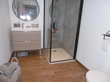 maison 106 m2 restaurée 4 ch 2 garages (62 m2) jardin intéri