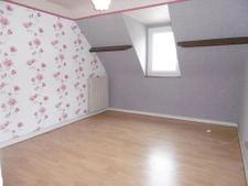 Maison de bourg 70 m2 avec 2 chambres . Jardin de 100 m2 ave