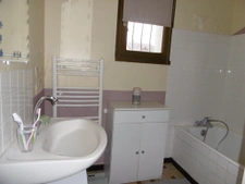 pavillon 75 m2 sur sous sol de 1980. 2 ch 750 m2 de terrain