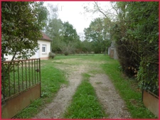 fermette plain-pied. 2 ou 3 ch. 68 m2 de dépendances 2700 m2