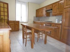 maison 94 m2 2 à 3 ch.à l'étage. Dépendance grande hauteur 6