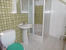 Maison de bourg 70 m2 avec 2 chambres . Jardin de 100 m2 ave