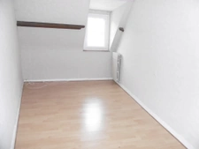 Maison de bourg 70 m2 avec 2 chambres . Jardin de 100 m2 ave