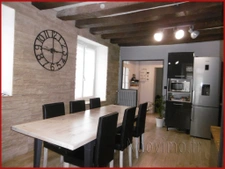 centre. maison 120 m2. 4 ch. 650 m2 de jardin avec accès riv